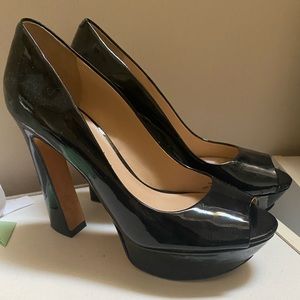 Guess high heels shoes